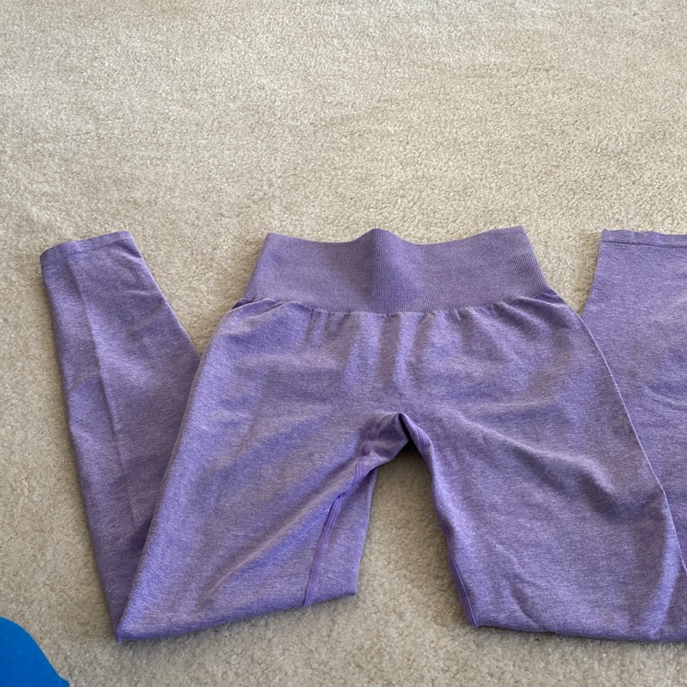 Lilac scrunch seamless NVGTN leggings